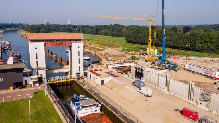 Ship lock complex Eefde